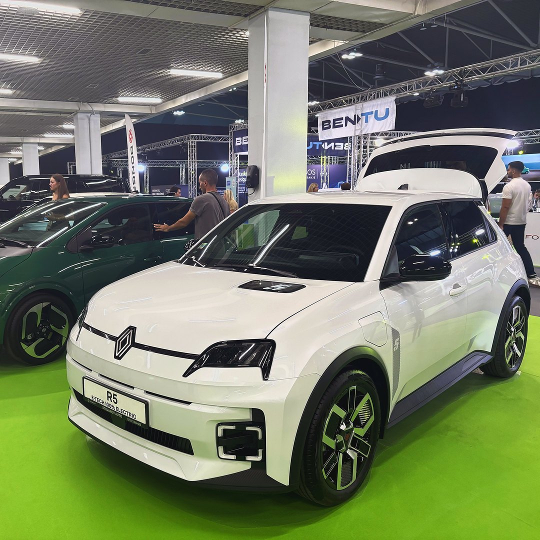Renault 5 E-Tech electric na štandu Stojanov Auto na EV Days 2026 u Novom Sadu